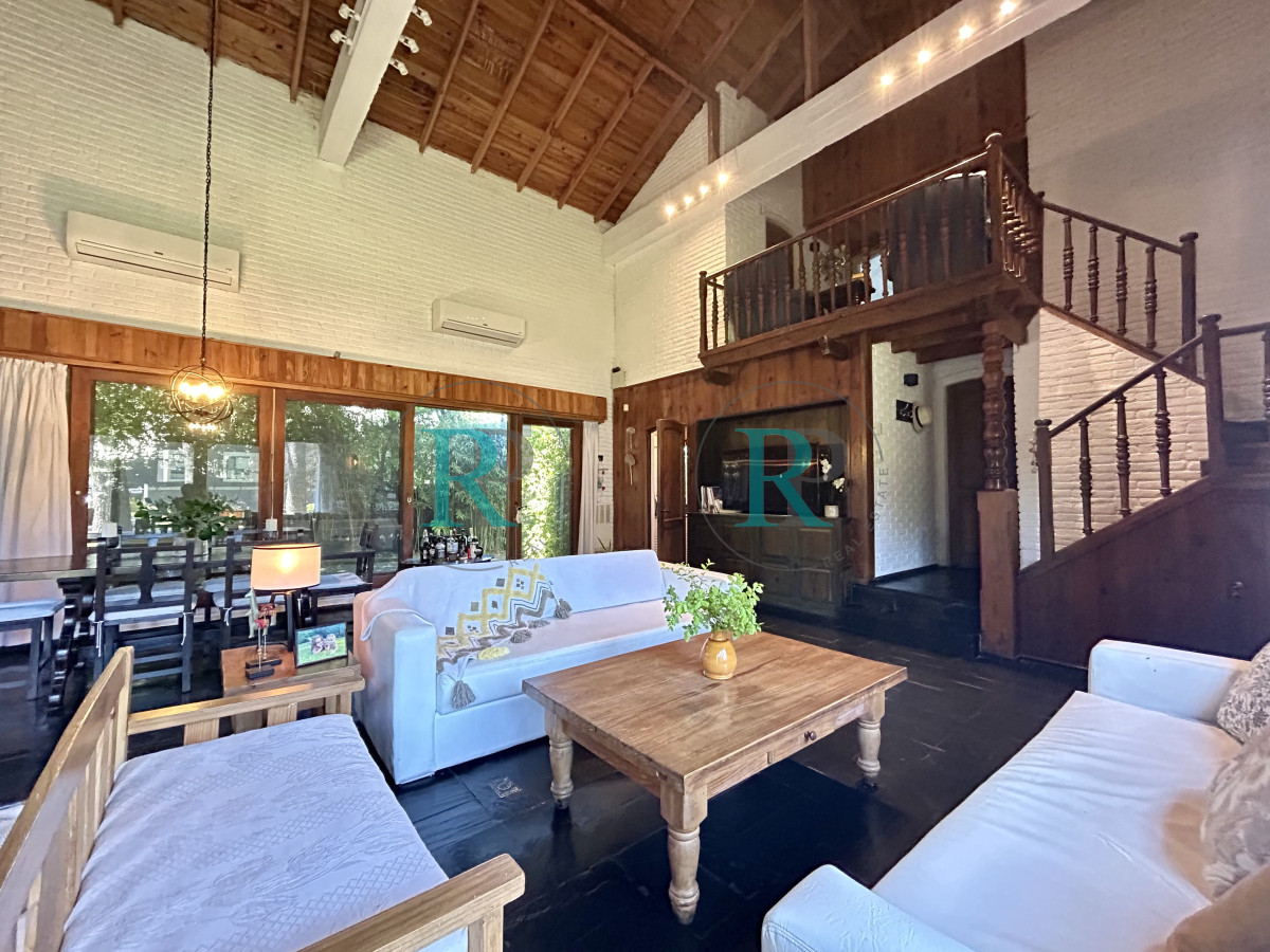 Casa ID.2192 - VENTA DE CASA DE 3 DORMITORIOS Y 2 BAÑOS, CANTEGRIL PUNTA DEL ESTE 