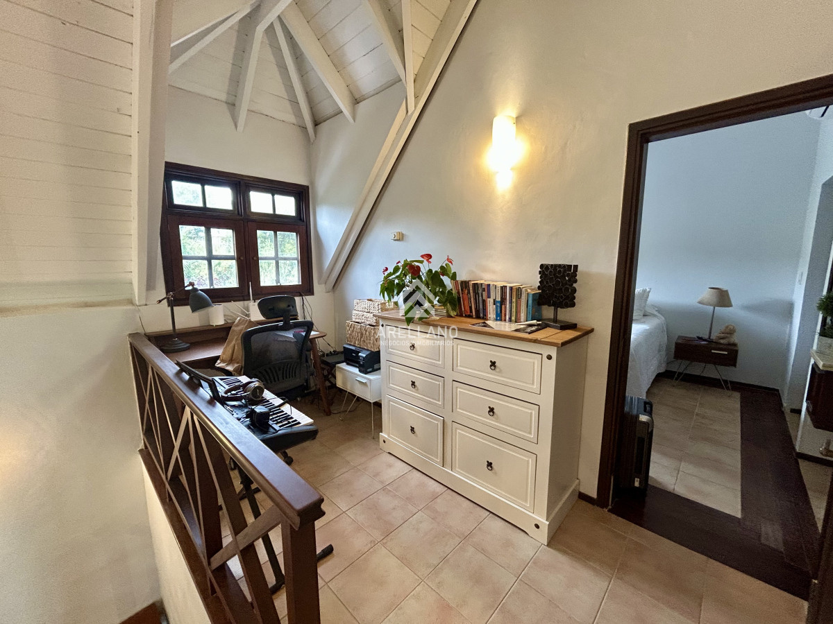 Casa ID.4794 - Venta casa 3 dormitorios y 2 baños dependencia barbacoa y piscina en rincón del indio 