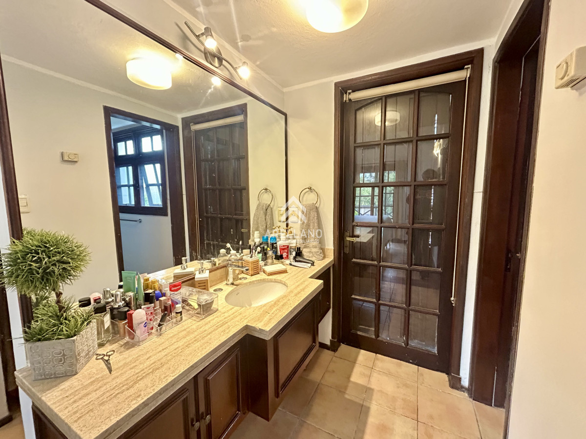 Casa ID.4794 - Venta casa 3 dormitorios y 2 baños dependencia barbacoa y piscina en rincón del indio 