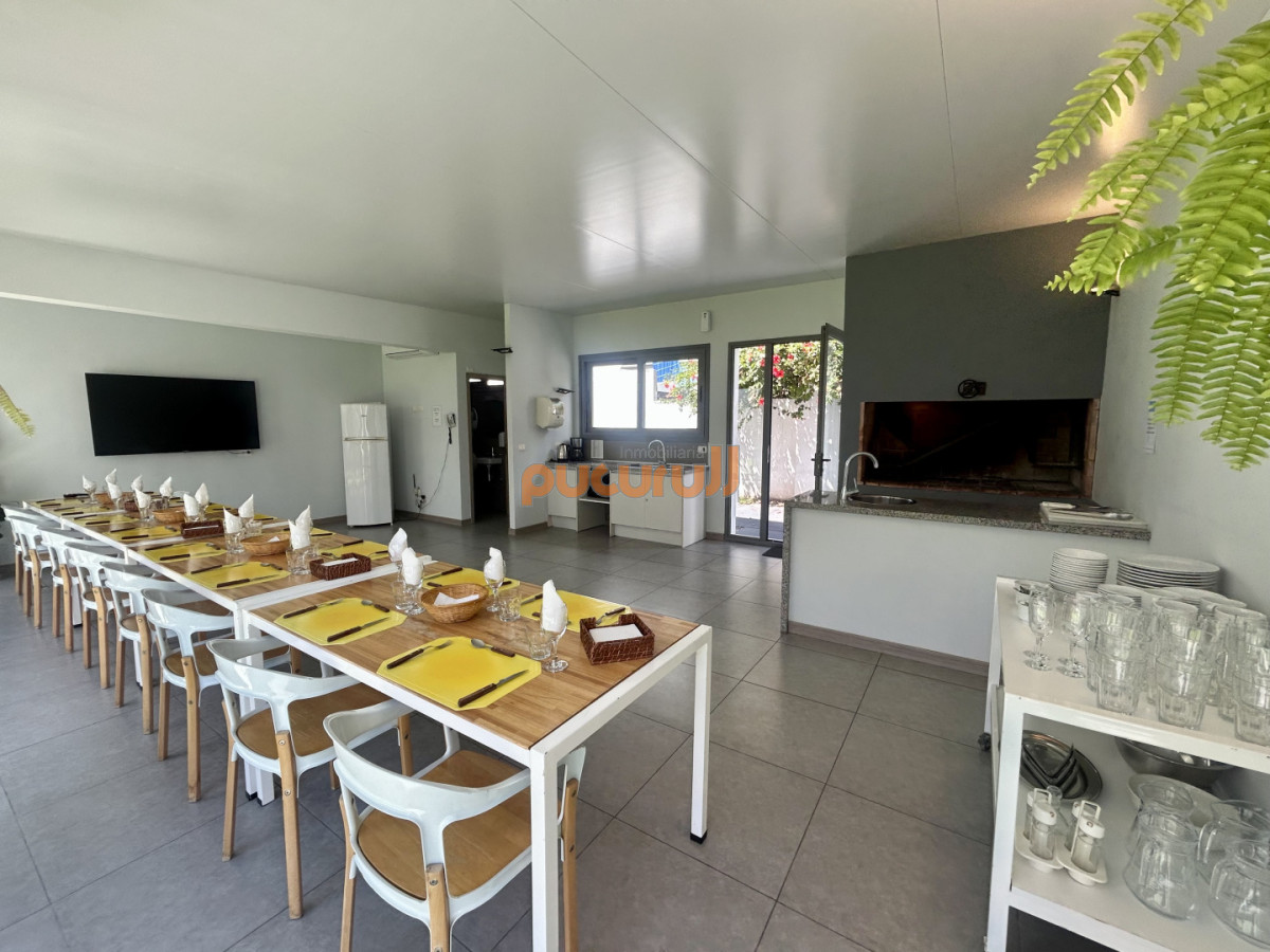 Apartamento ID.2741 - Venta apartamento de 2 dormitorios, 3 baños y doble garage en brava.