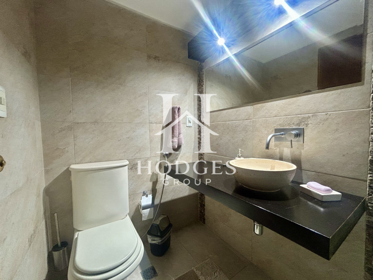 Apartamento ID.121 - Venta apartamento de 3 dormitorios y 2 baños, Av Roosevelt Punta del Este 