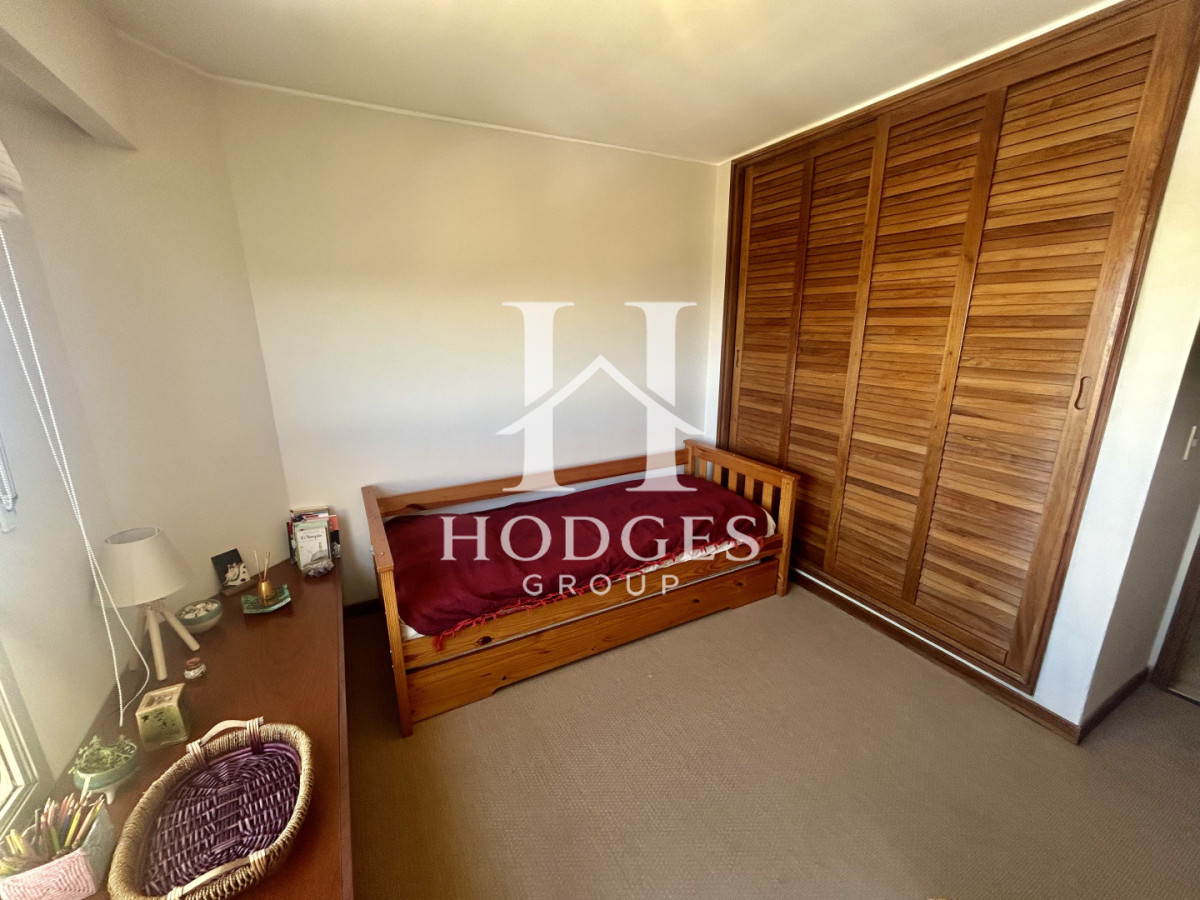 Apartamento ID.121 - Venta apartamento de 3 dormitorios y 2 baños, Av Roosevelt Punta del Este 