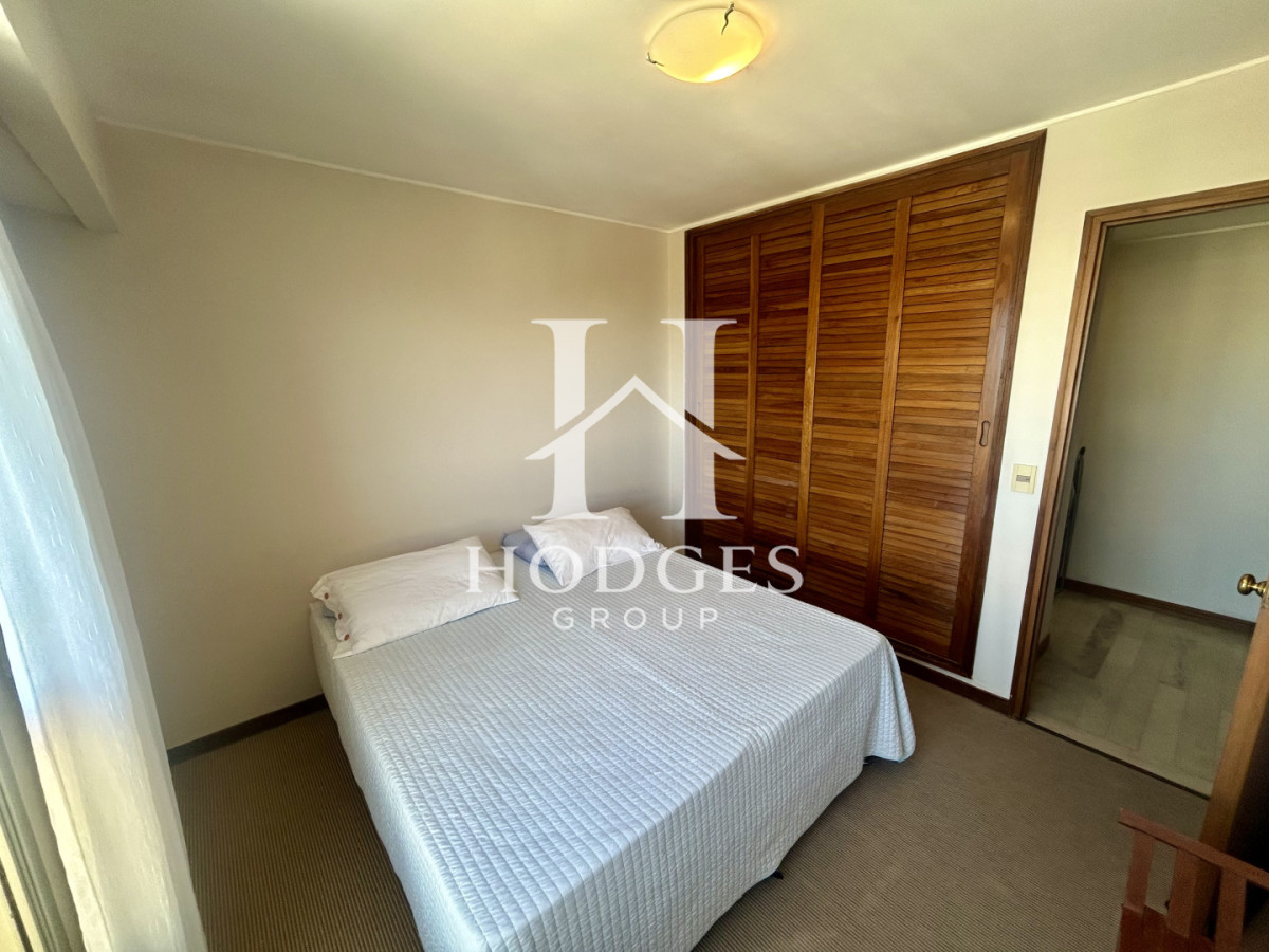 Apartamento ID.121 - Venta apartamento de 3 dormitorios y 2 baños, Av Roosevelt Punta del Este 