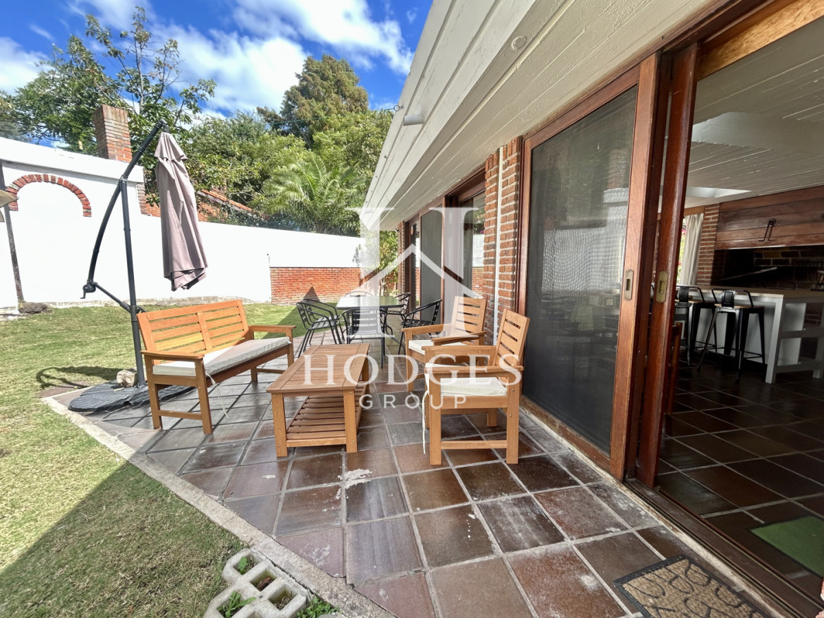 Casa ID.290 - Venta casa en Cantegril con 4 dormitorios y 3 baños en Cantegril 