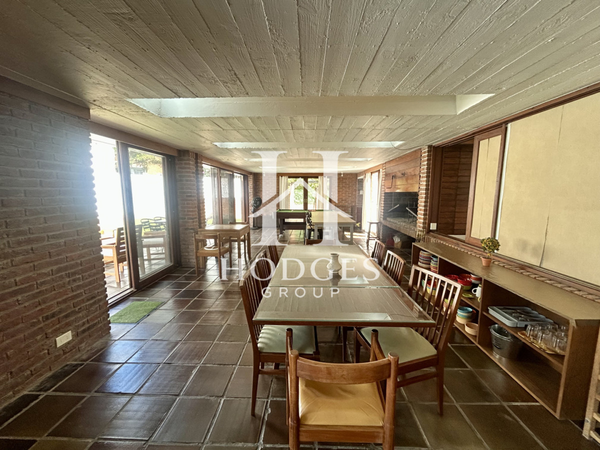 Casa ID.290 - Venta casa en Cantegril con 4 dormitorios y 3 baños en Cantegril 