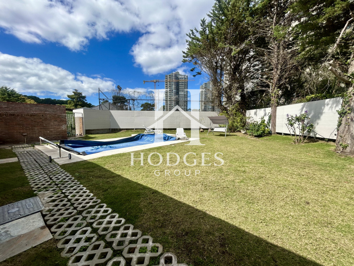 Casa ID.290 - Venta casa en Cantegril con 4 dormitorios y 3 baños en Cantegril 