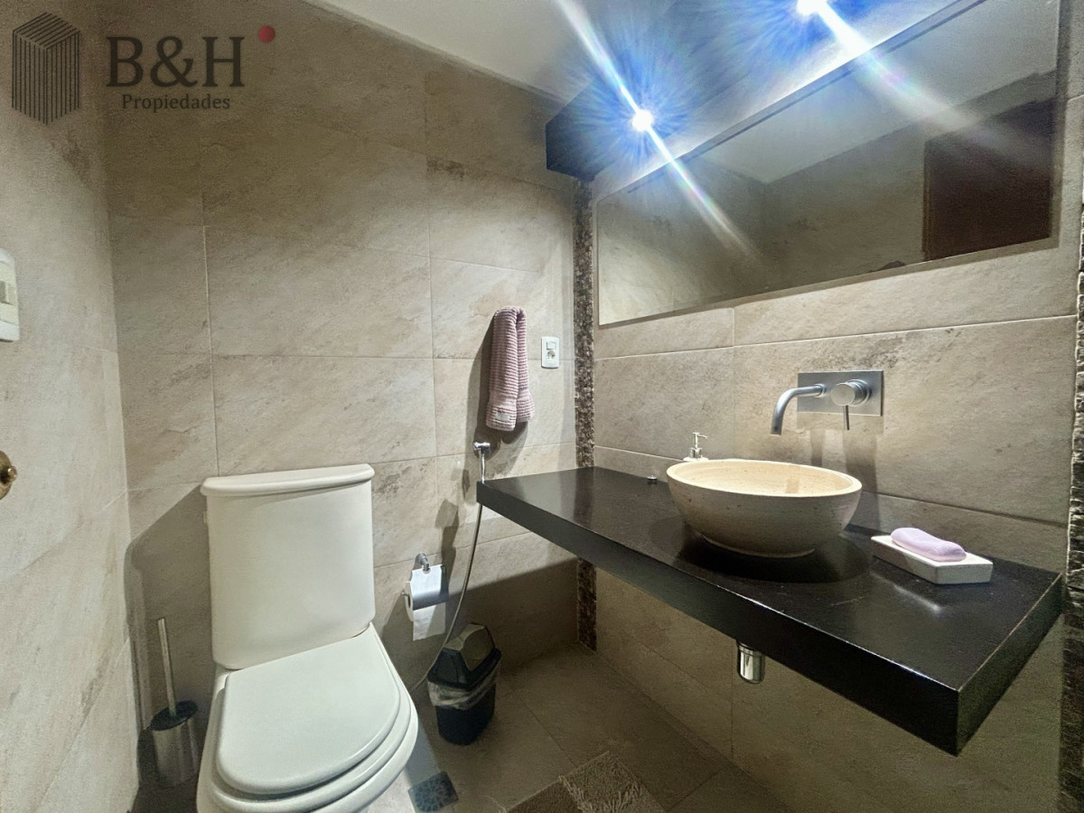 Apartamento ID.6901 - Venta apartamento de 3 dormitorios y 2 baños, Av Roosevelt Punta del Este 