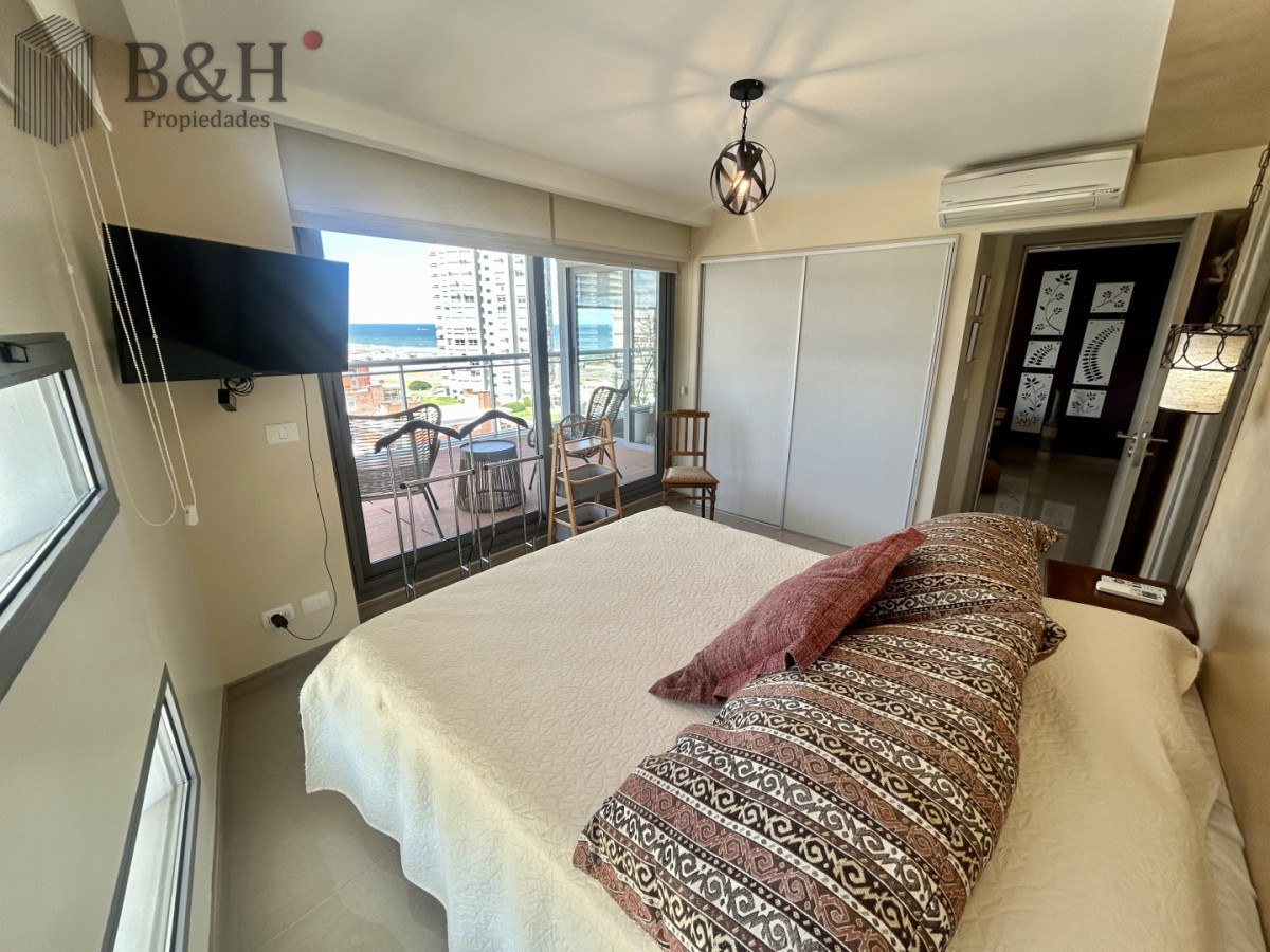 Apartamento ID.6750 - Venta apartamento de 2 dormitorios, 3 baños y doble garage en brava.