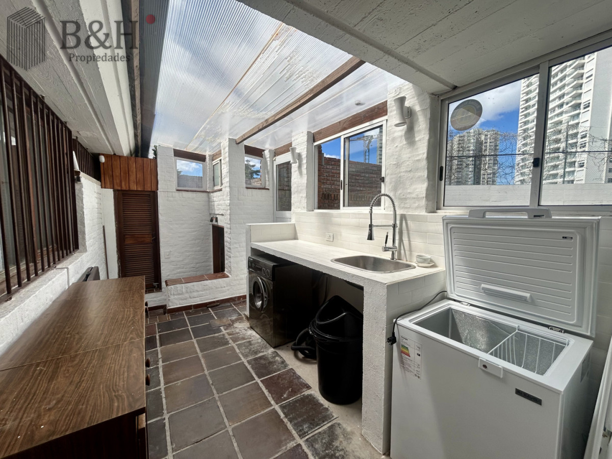 Casa ID.7309 - Venta casa en Cantegril con 4 dormitorios y 3 baños en Cantegril 