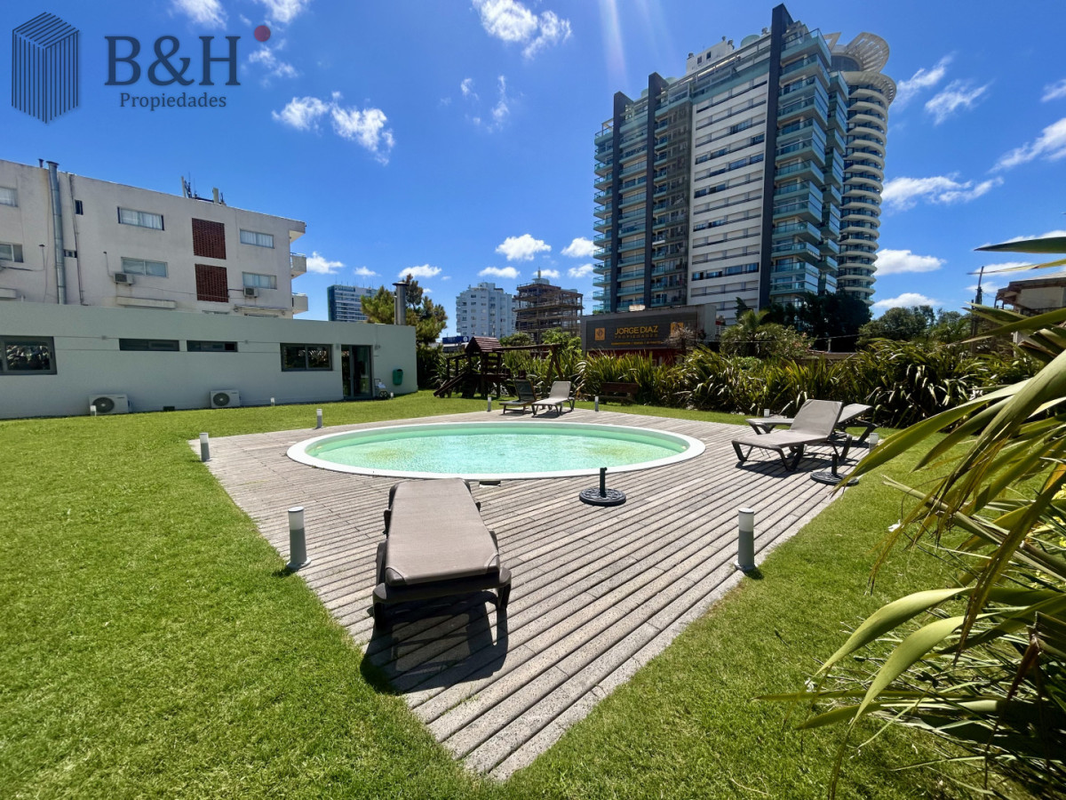 Apartamento ID.6750 - Venta apartamento de 2 dormitorios, 3 baños y doble garage en brava.