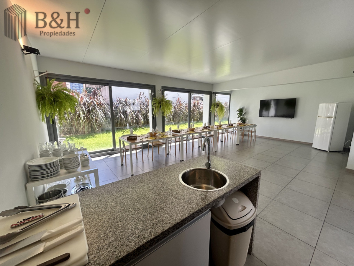 Apartamento ID.6750 - Venta apartamento de 2 dormitorios, 3 baños y doble garage en brava.