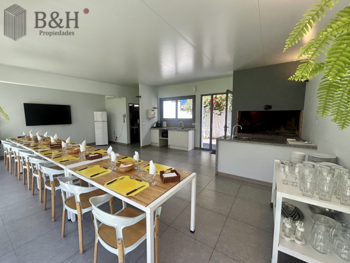 Apartamento ID.6750 - Venta apartamento de 2 dormitorios, 3 baños y doble garage en brava.