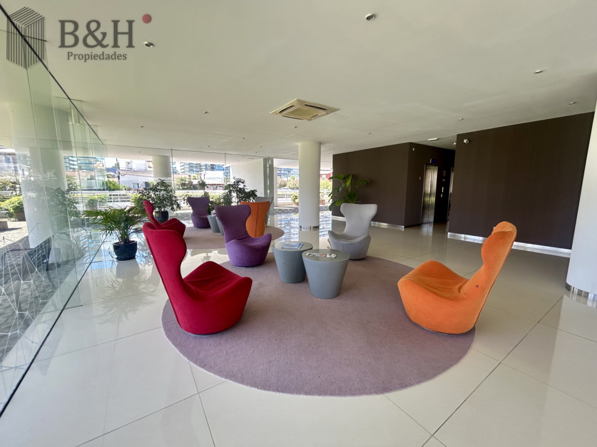 Apartamento ID.6750 - Venta apartamento de 2 dormitorios, 3 baños y doble garage en brava.