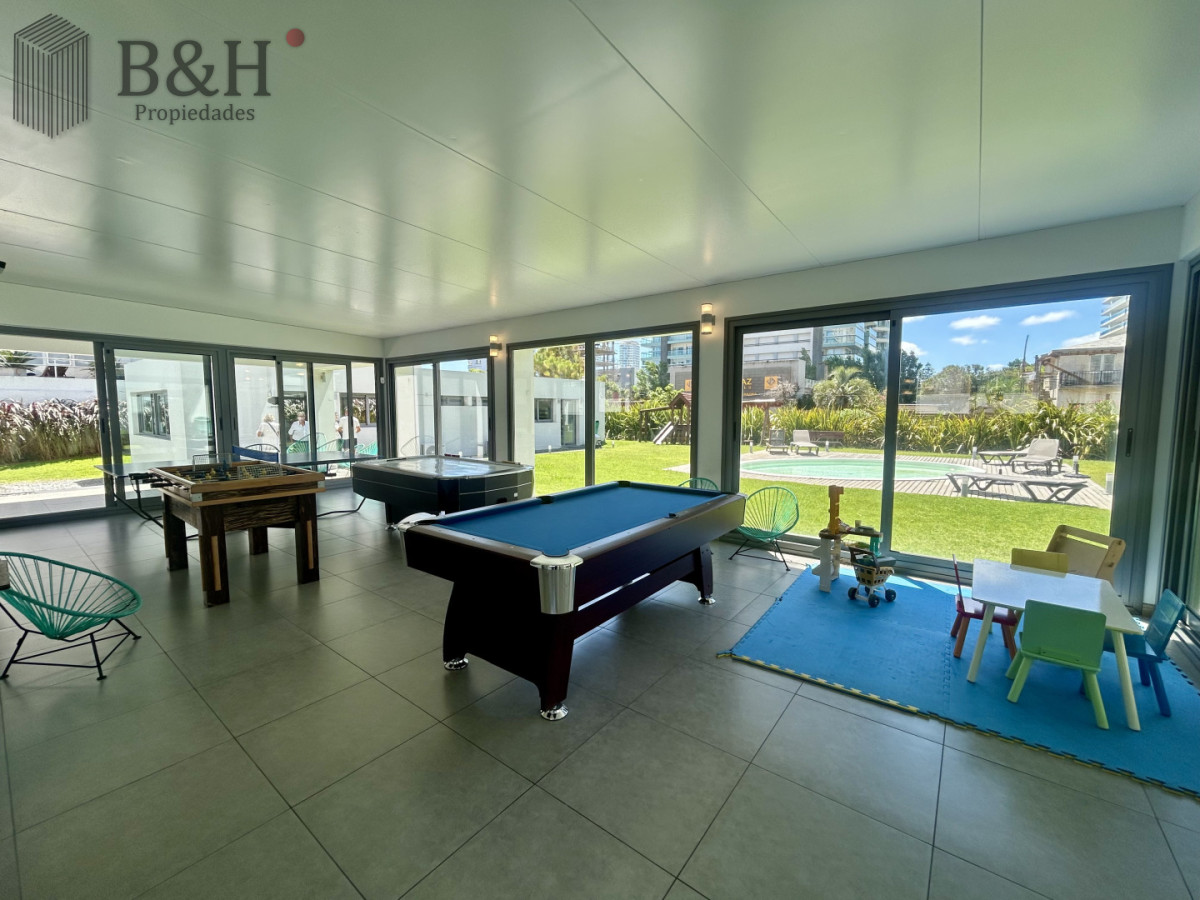 Apartamento ID.6750 - Venta apartamento de 2 dormitorios, 3 baños y doble garage en brava.