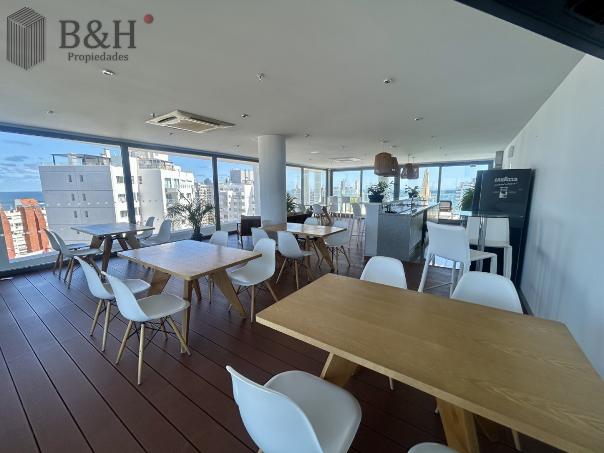 Apartamento ID.6750 - Venta apartamento de 2 dormitorios, 3 baños y doble garage en brava.
