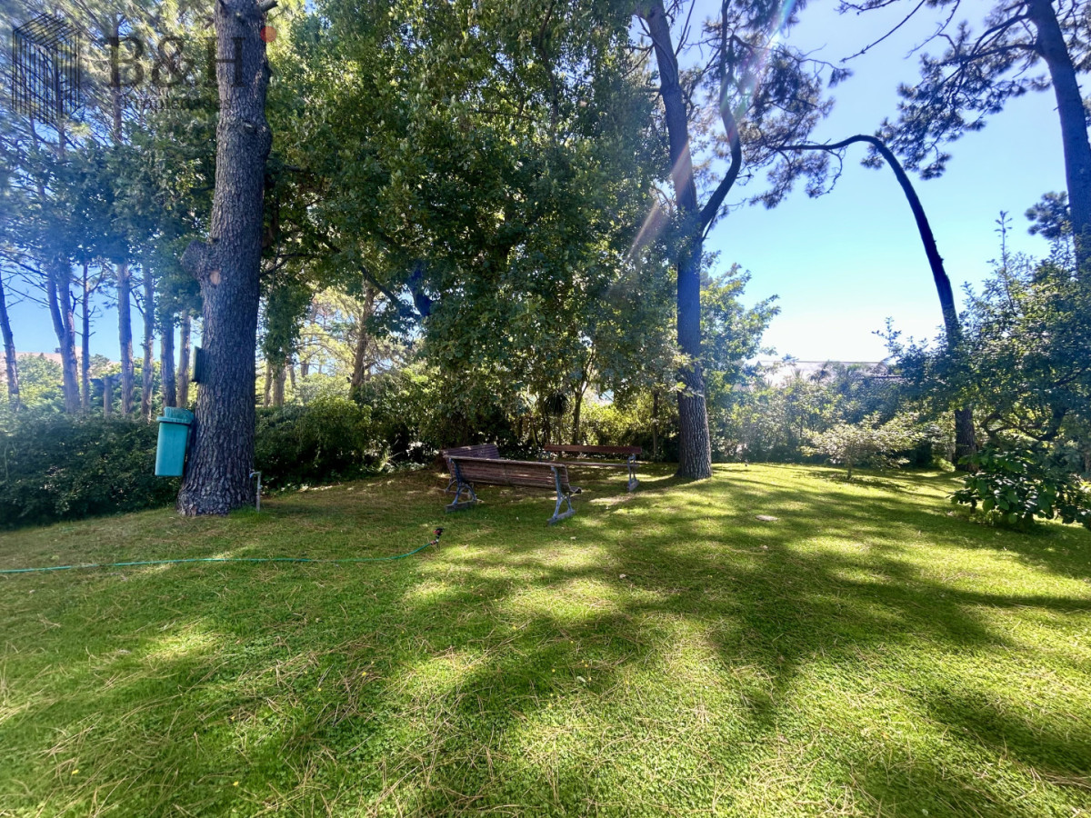 Apartamento ID.6901 - Venta apartamento de 3 dormitorios y 2 baños, Av Roosevelt Punta del Este 