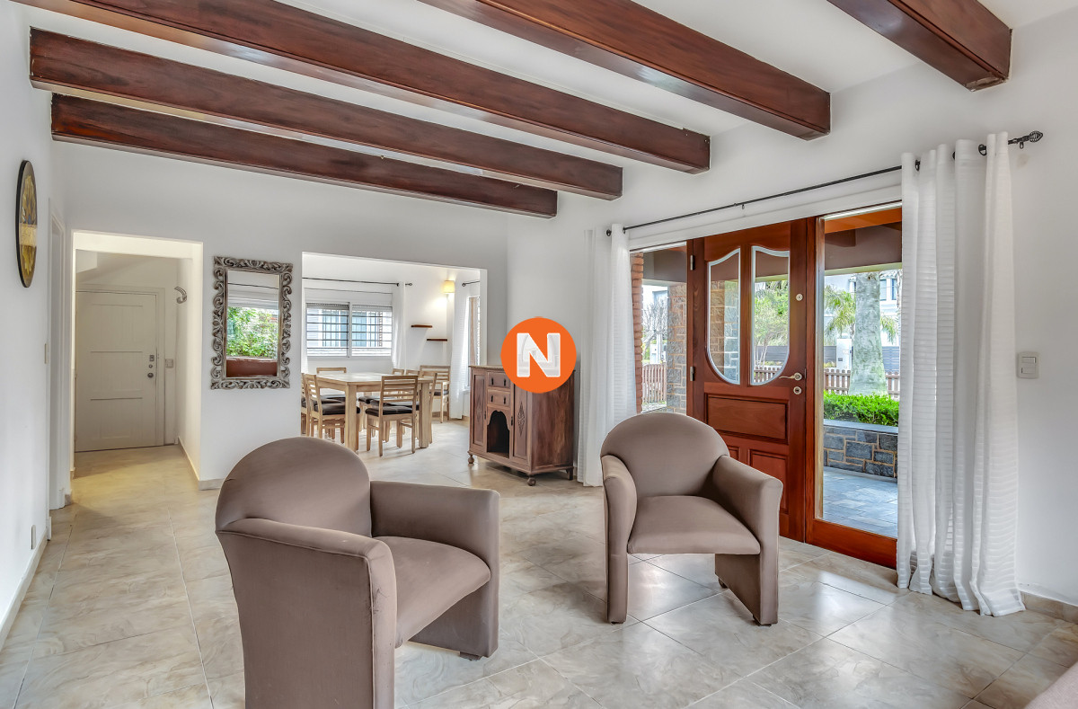 Casa Ref.223885 - Venta casa de 7 dormitorios y piscina en la peninsula 