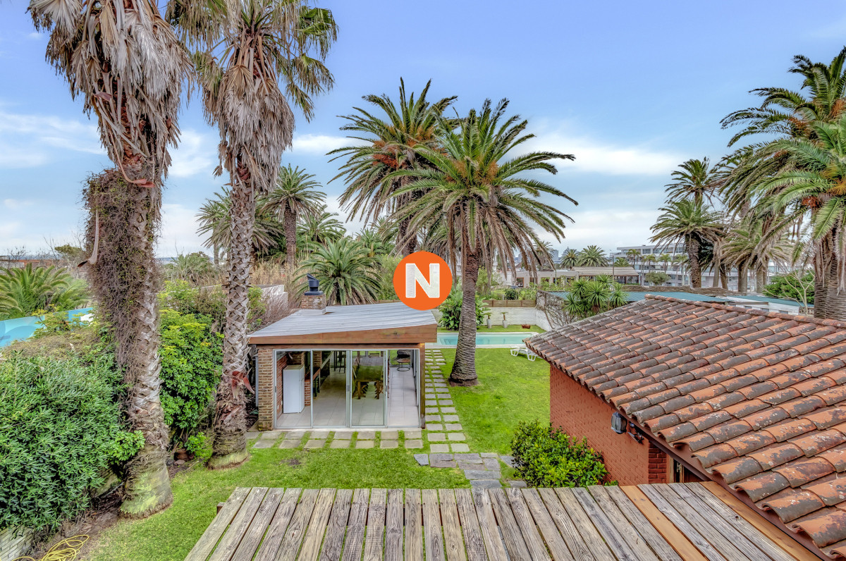 Casa Ref.223885 - Venta casa de 7 dormitorios y piscina en la peninsula 