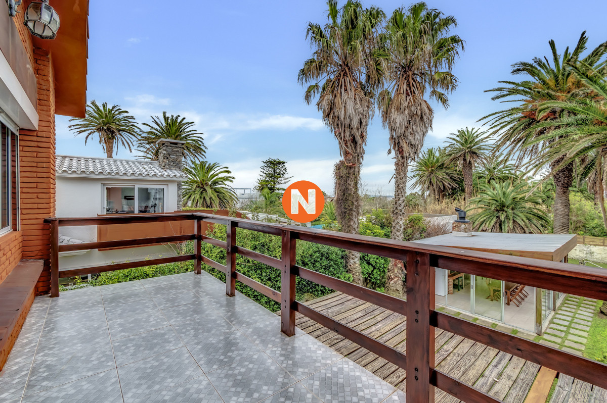 Casa Ref.223885 - Venta casa de 7 dormitorios y piscina en la peninsula 