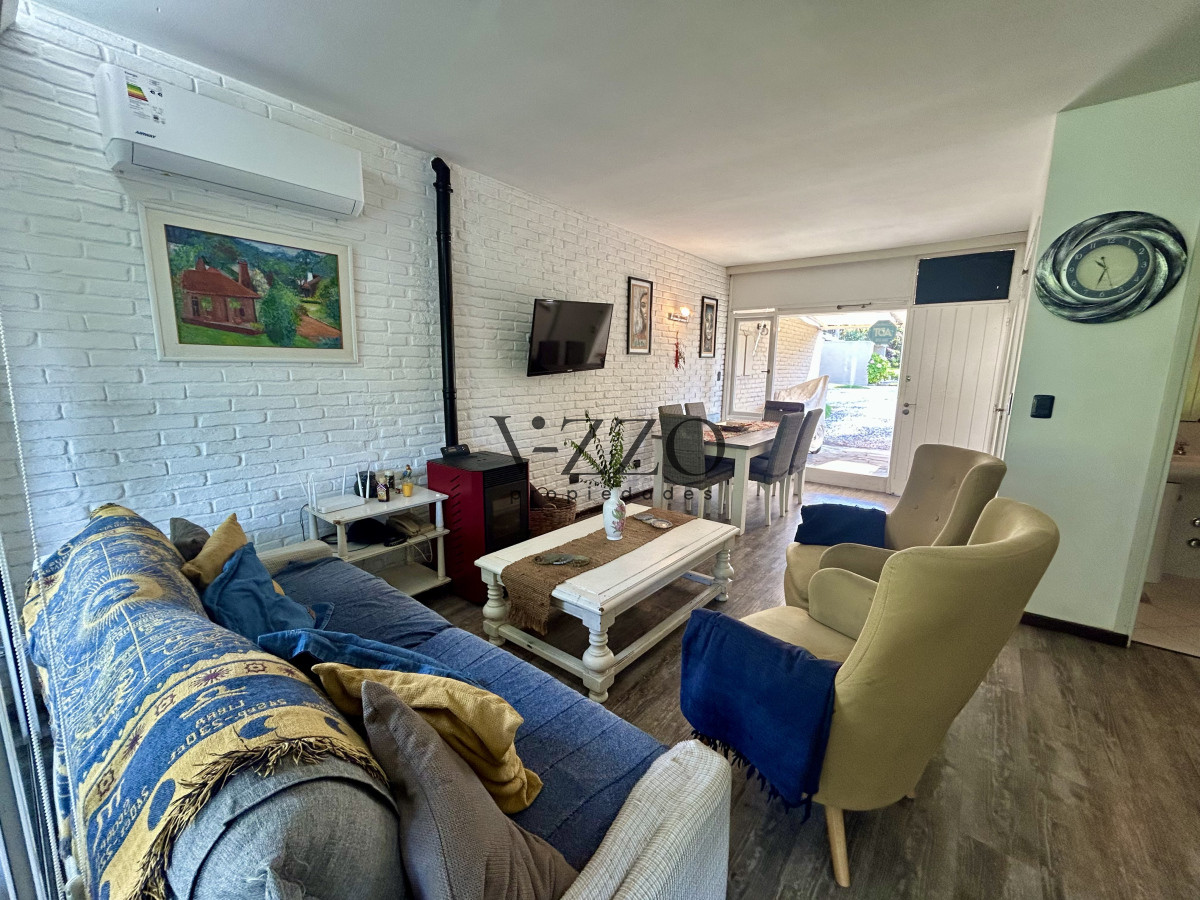 Casa ID.1376/VENTA-DE-CASA-DE-2-DORMITORIOS-Y-2-BAÑOS,-PLAYA-BRAVA,-SAN-RAFAEL-PUNTA-DEL-ESTE- - VENTA DE CASA DE 2 DORMITORIOS Y 2 BAÑOS, PLAYA BRAVA, SAN RAFAEL PUNTA DEL ESTE 
