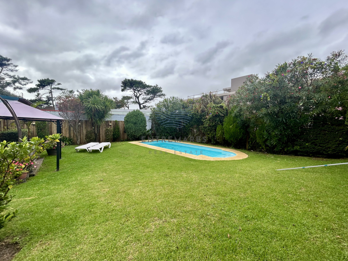 Casa ID.184 - Venta casa de 3 dormitorios y 2 baños dependencia barbacoa y piscina en rincón del indio 
