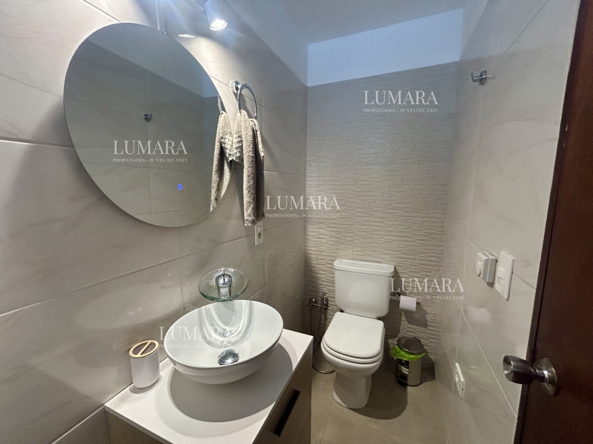 Casa ID.3391 - Venta casa en Cantegril con 4 dormitorios y 3 baños en Cantegril 
