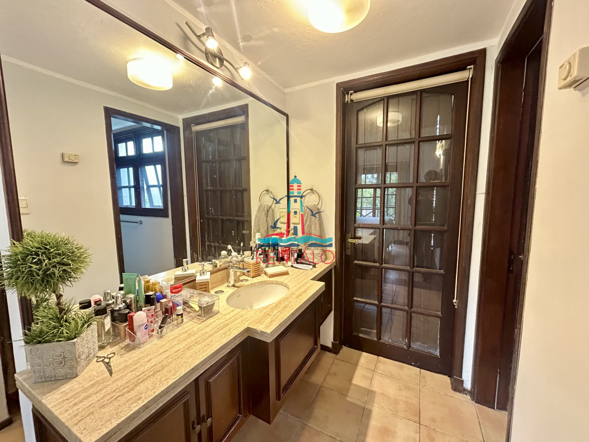 Casa ID.271 - Venta casa de 3 dormitorios y 2 baños dependencia barbacoa y piscina en rincón del indio 