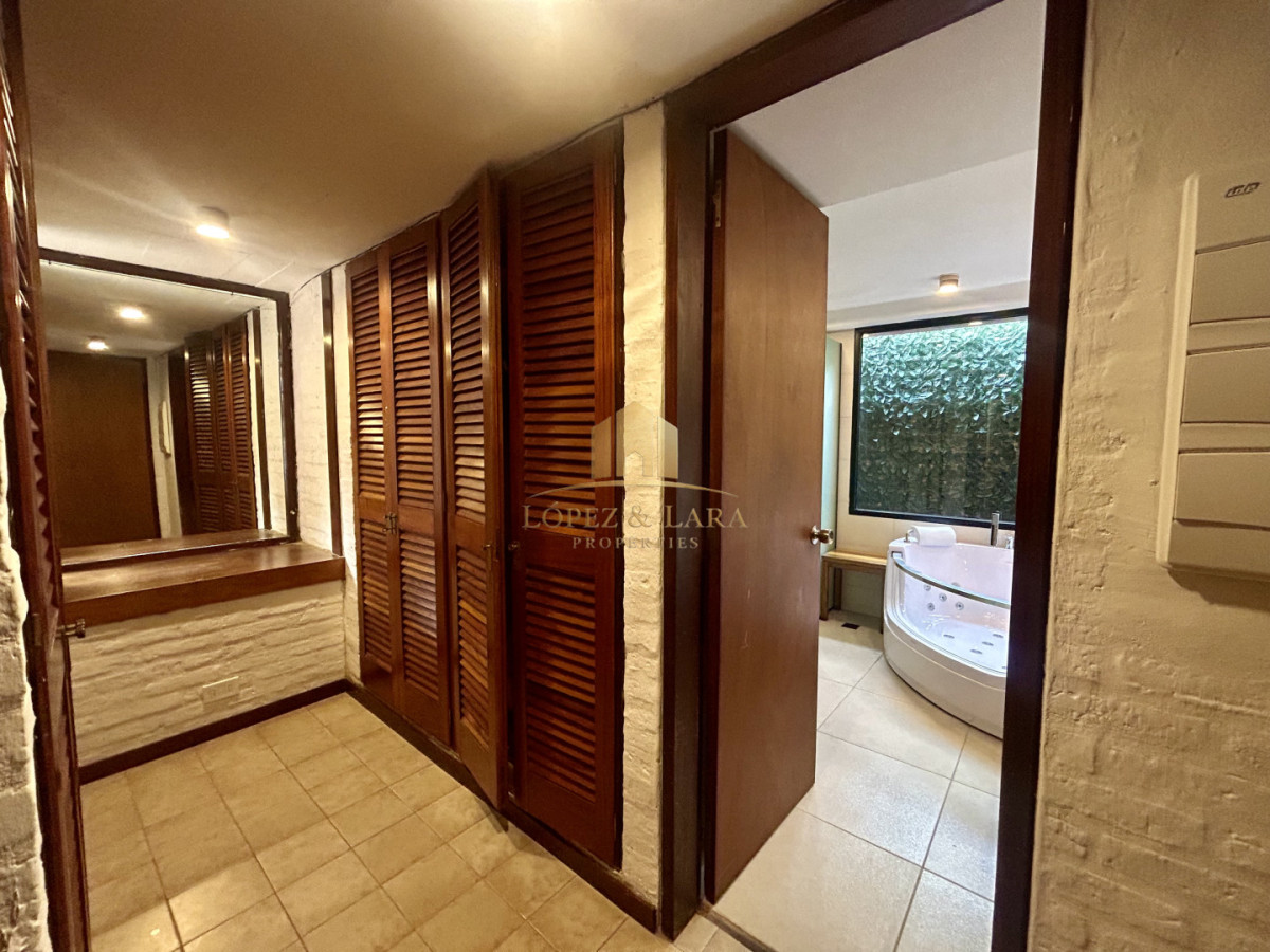 Casa ID.321 - Venta casa en Cantegril con 4 dormitorios y 3 baños en Cantegril 