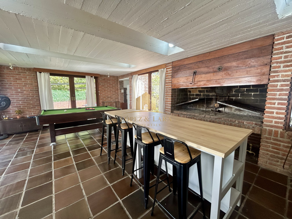 Casa ID.321 - Venta casa en Cantegril con 4 dormitorios y 3 baños en Cantegril 