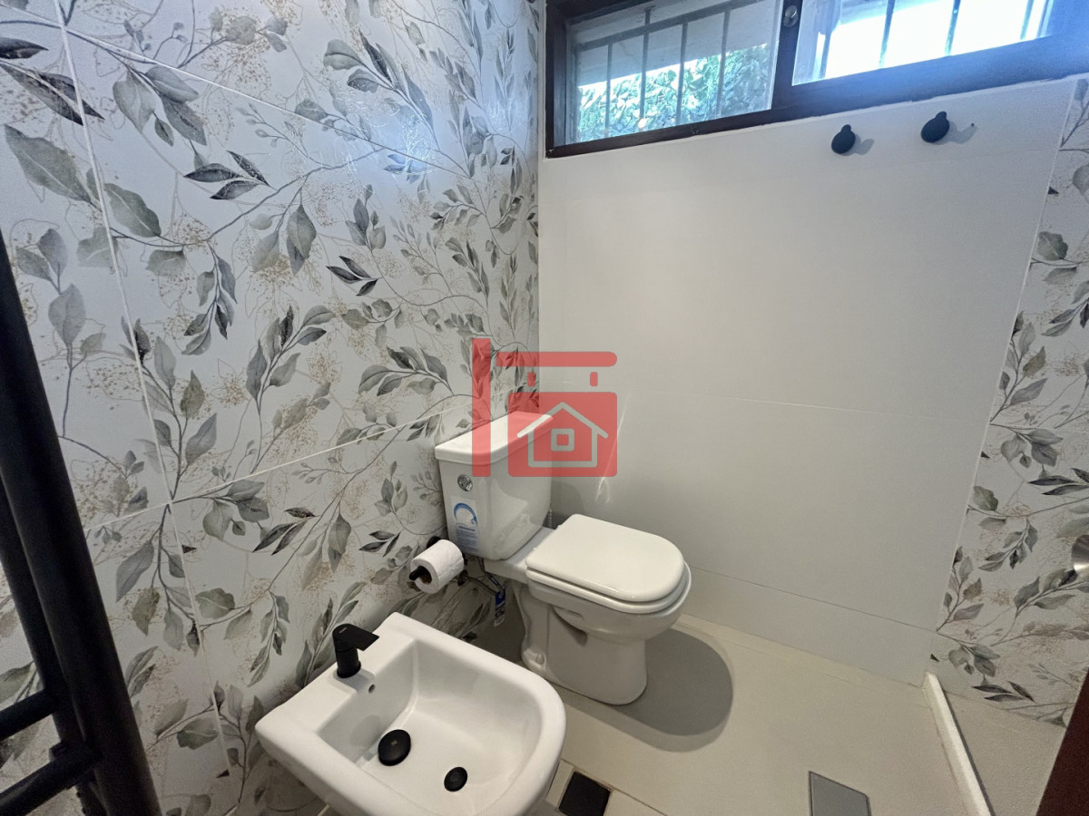 Casa ID.762 - Venta casa en Cantegril con 4 dormitorios y 3 baños en Cantegril 