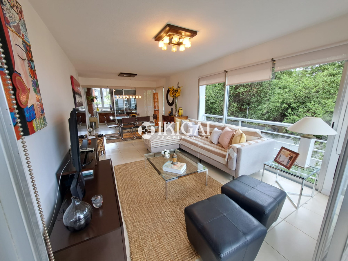 Apartamento ID.66 - VENTA APARTAMENTO 2 BAÑOS 1 SUITE PLAYA MANSA PUNTA DEL ESTE