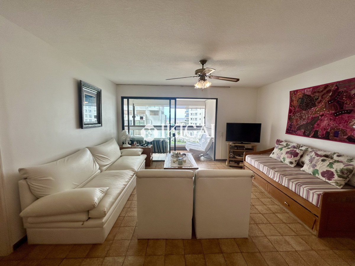 Apartamento ID.426 - VENTA DE APARTAMENTO DE 2 DORMITORIOS Y 2 BAÑOS EN PLAYA BRAVA, PUNTA DEL ESTE 