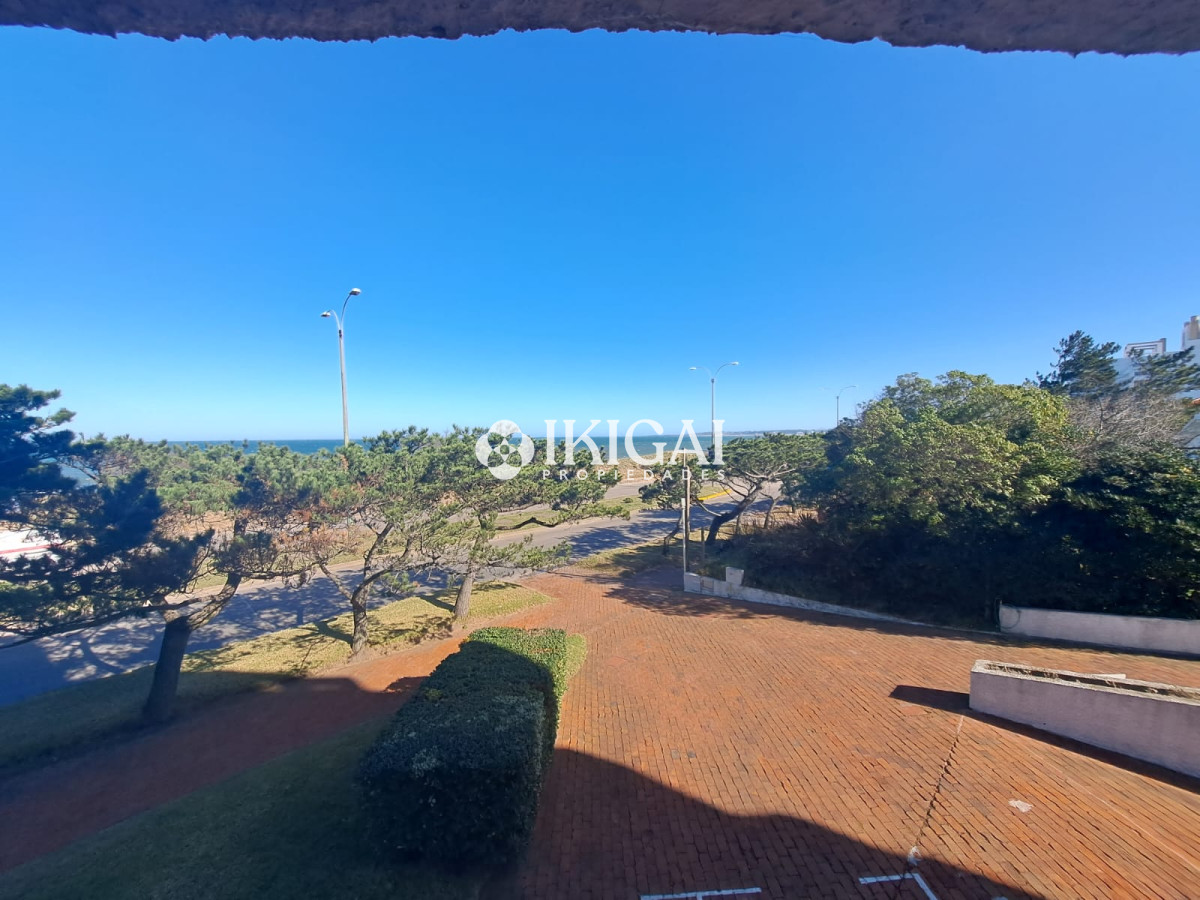 Apartamento ID.64 - VENTA APARTAMENTO 2 DORMITORIOS 2 BAÑOS 1 SUITE PLAYA MANSA PUNTA DEL ESTE