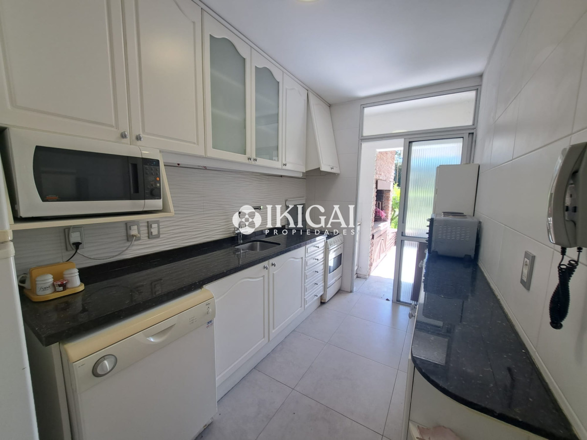 Apartamento ID.55 - VENTA APARTAMENTO 3 DERMITORIOS 2 BAÑOS 1 SUITE PLAYA MANSA PUNTA DEL ESTE