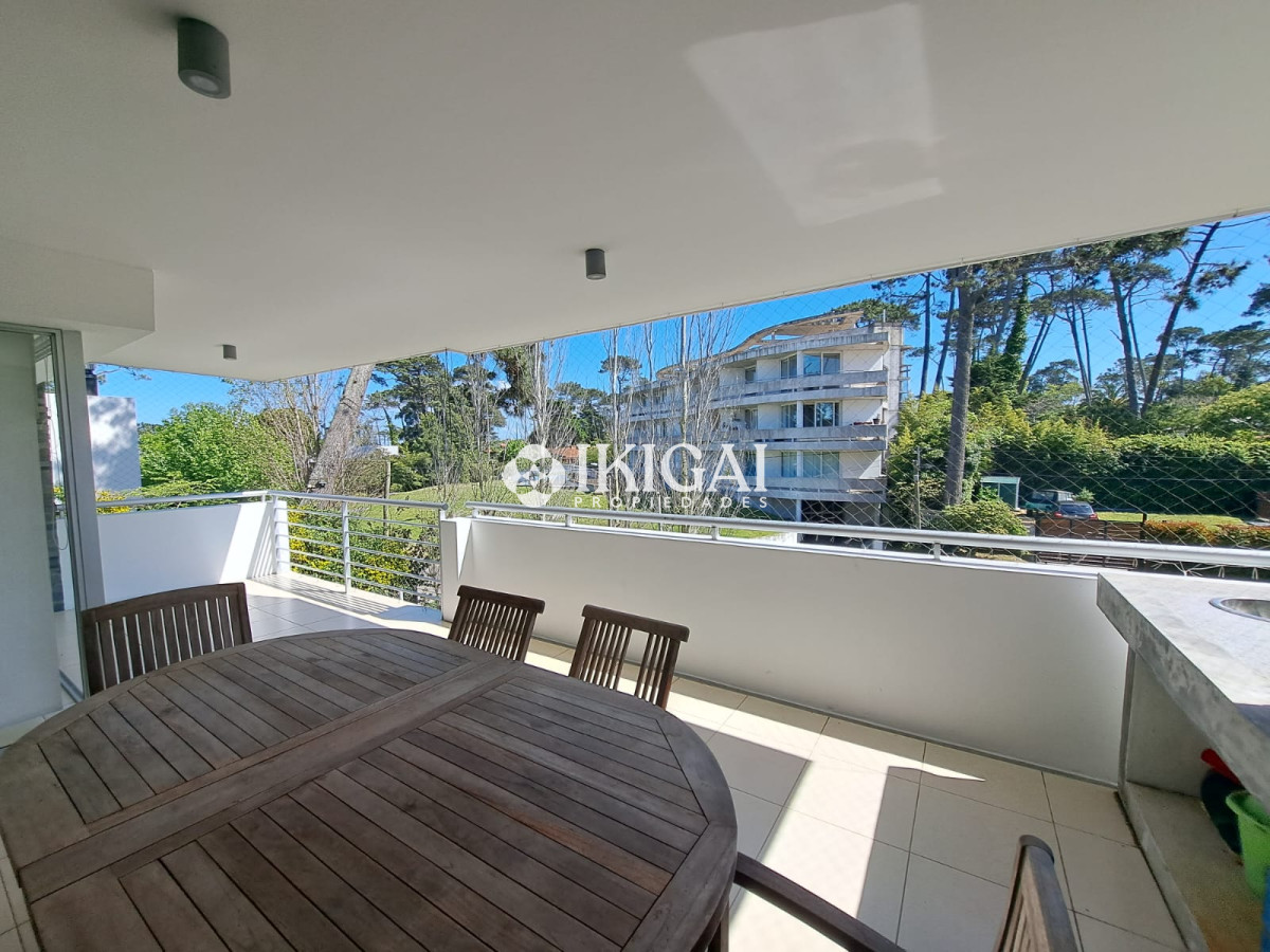Apartamento ID.62 - VENTA APARTAMENTO 3 DORMITORIOS 2 BAÑOS 1 SUITE PLAYA MANSA PUNTA DEL ESTE