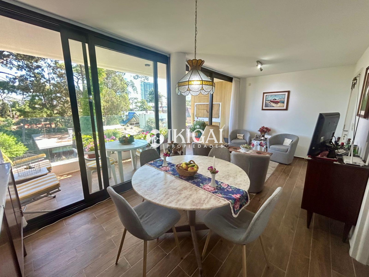 Apartamento ID.398 - VENTA DE APARTAMENTO DE 2 DORMITORIOS Y 2 BAÑOS, PLAYA MANSA, PUNTA DEL ESTE 