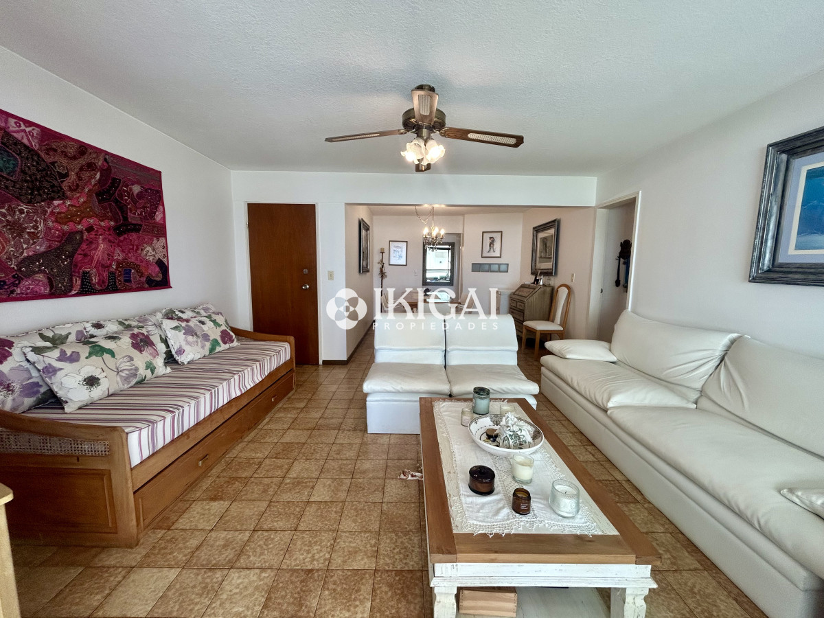 Apartamento ID.426 - VENTA DE APARTAMENTO DE 2 DORMITORIOS Y 2 BAÑOS EN PLAYA BRAVA, PUNTA DEL ESTE 