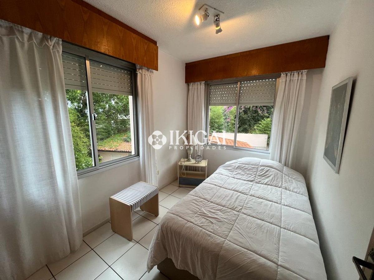 Apartamento ID.54 - VENTA APARTAMENTO 3 DORMITORIOS 2 BAÑOS 1 SUITE PLAYA MANSA PUNTA DEL ESTE