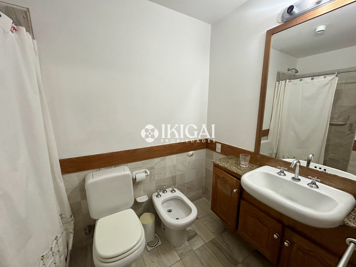 Apartamento ID.445 - VENTA DE APARTAMENTO DE 2 DORMITORIOS Y 2 BAÑOS CON SERVICIO PLAYA BRAVA, PUNTA DEL ESTE 