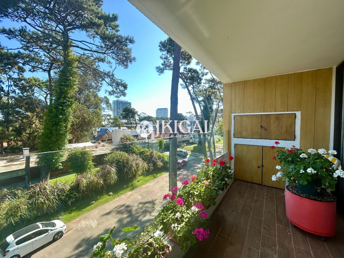 Apartamento ID.398 - VENTA DE APARTAMENTO DE 2 DORMITORIOS Y 2 BAÑOS, PLAYA MANSA, PUNTA DEL ESTE 