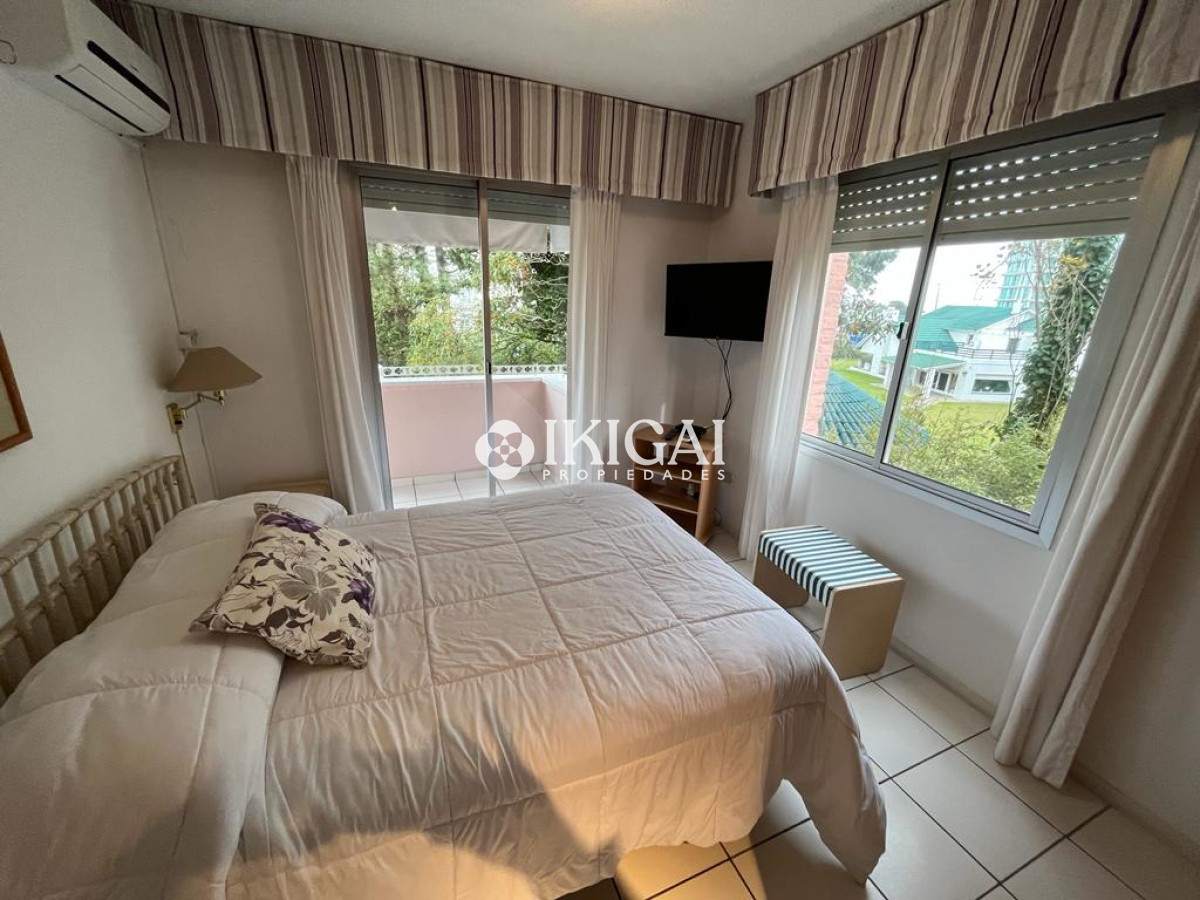 Apartamento ID.54 - VENTA APARTAMENTO 3 DORMITORIOS 2 BAÑOS 1 SUITE PLAYA MANSA PUNTA DEL ESTE