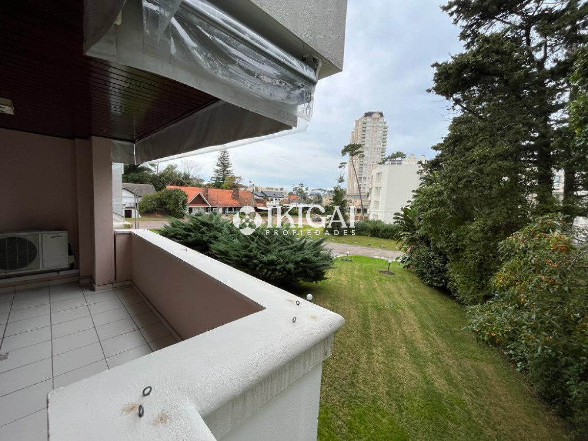 Apartamento ID.54 - VENTA APARTAMENTO 3 DORMITORIOS 2 BAÑOS 1 SUITE PLAYA MANSA PUNTA DEL ESTE