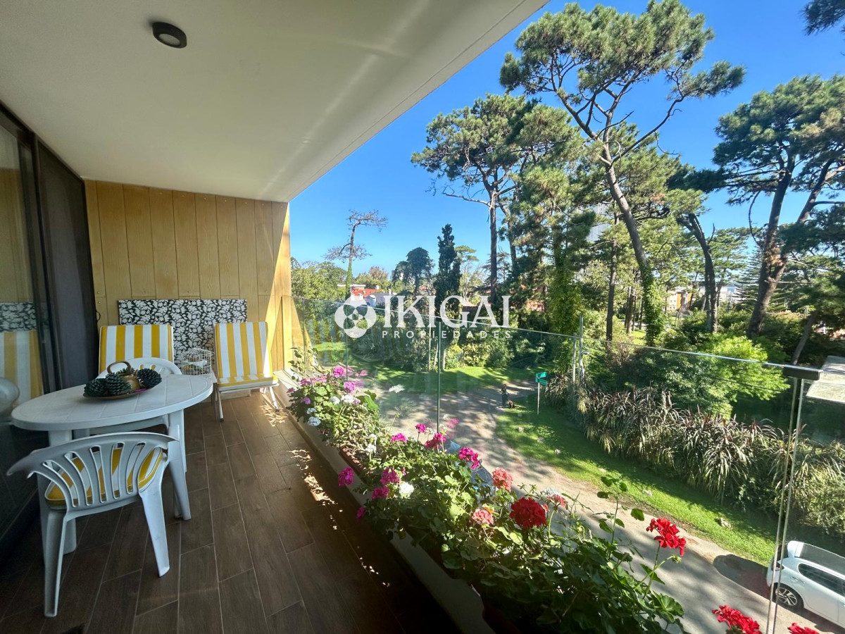 Apartamento ID.398 - VENTA DE APARTAMENTO DE 2 DORMITORIOS Y 2 BAÑOS, PLAYA MANSA, PUNTA DEL ESTE 