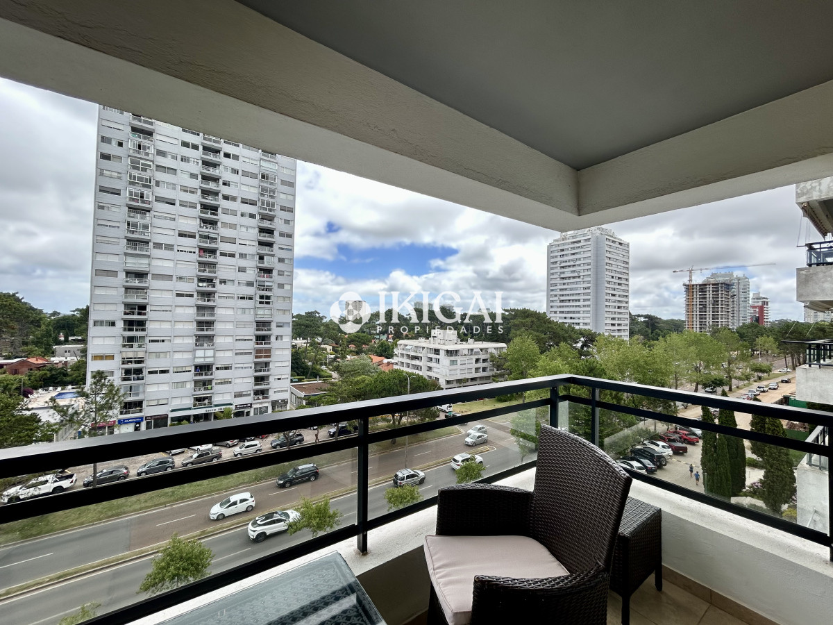 Apartamento ID.268 - VENTA DE APARTAMENTO DE 3 DORITORIOS Y 2 BAÑOS (1 SUITE) Av ROSSEVELT, PUNTA DEL ESTE 