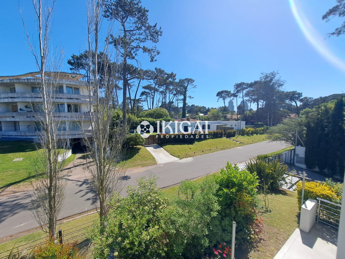 Apartamento ID.62 - VENTA APARTAMENTO 3 DORMITORIOS 2 BAÑOS 1 SUITE PLAYA MANSA PUNTA DEL ESTE