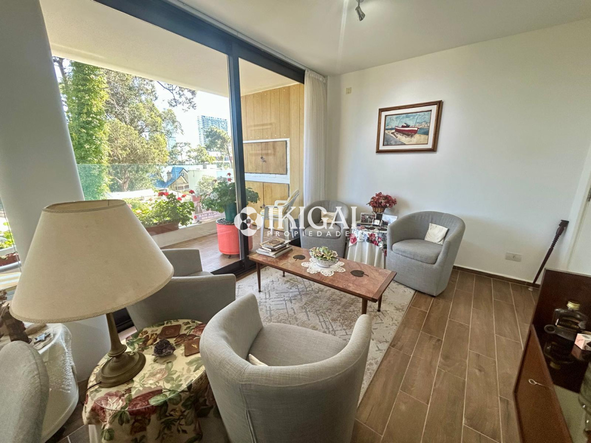 Apartamento ID.398 - VENTA DE APARTAMENTO DE 2 DORMITORIOS Y 2 BAÑOS, PLAYA MANSA, PUNTA DEL ESTE 