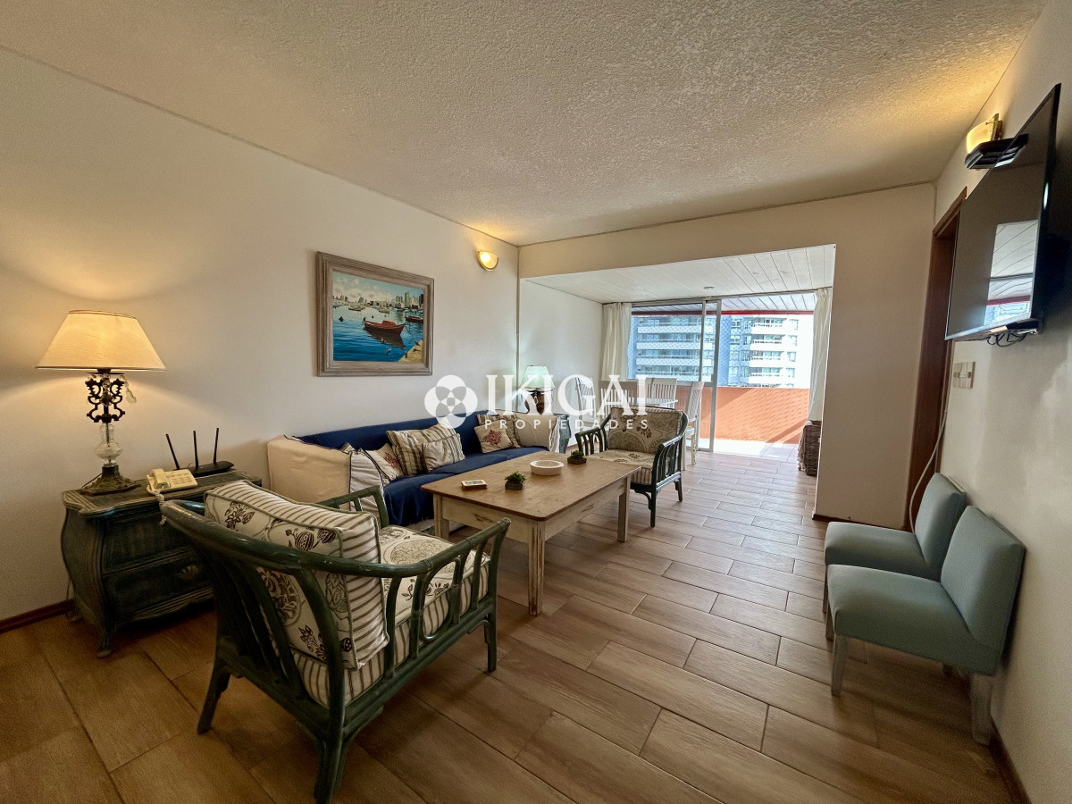 Apartamento ID.445 - VENTA DE APARTAMENTO DE 2 DORMITORIOS Y 2 BAÑOS CON SERVICIO PLAYA BRAVA, PUNTA DEL ESTE 