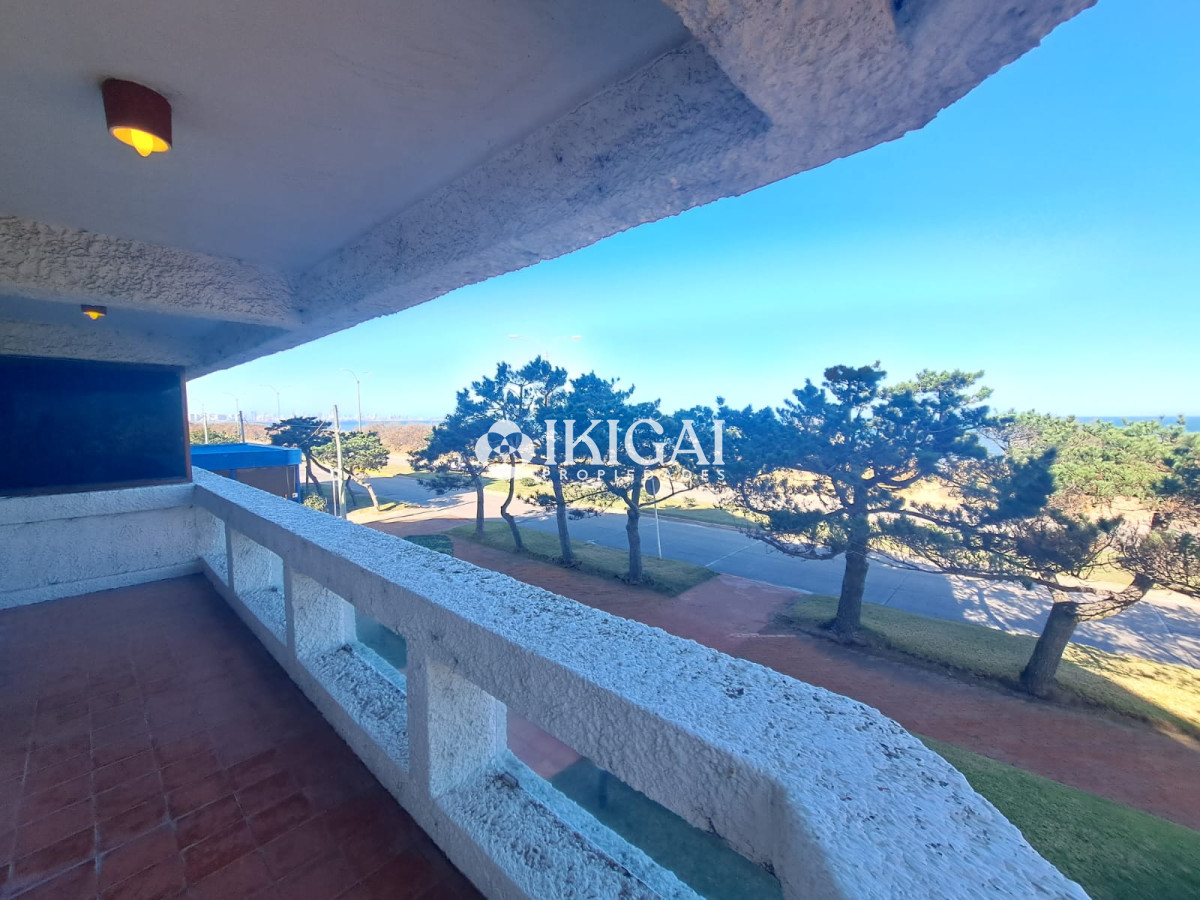 Apartamento ID.64 - VENTA APARTAMENTO 2 DORMITORIOS 2 BAÑOS 1 SUITE PLAYA MANSA PUNTA DEL ESTE