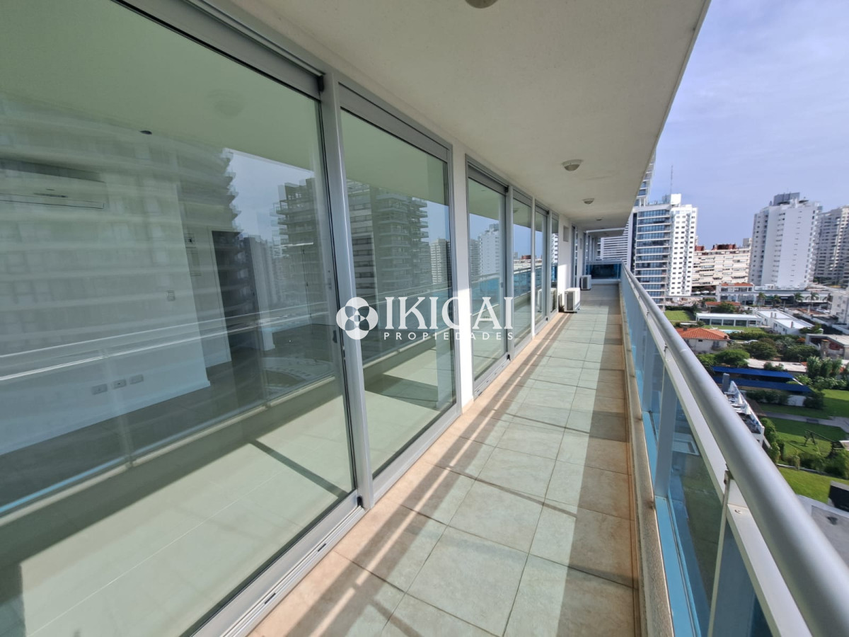 Apartamento ID.85 - VENTA APARTAMENTO 3 DORMITORIOS 3 BAÑOS 1 SUITE AIDY GRILL PUNTA DEL ESTE