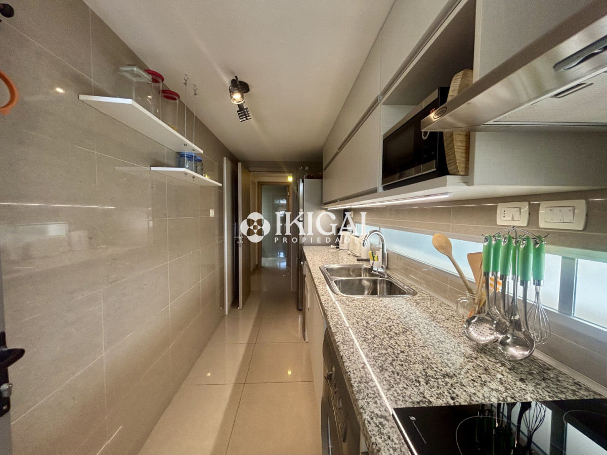 Apartamento ID.984 - Venta apartamento de 2 dormitorios, 3 baños y doble garage en brava.